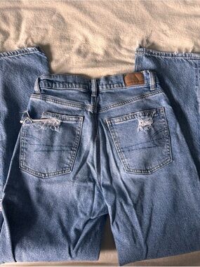 American Eagle High-Rise Distressed Jeans